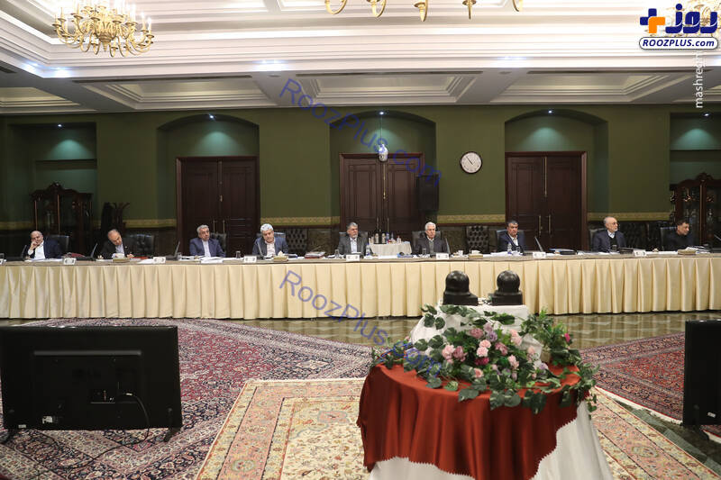 غیبت وزیر مشکوک به کرونا در جلسه هیئت دولت/عکس