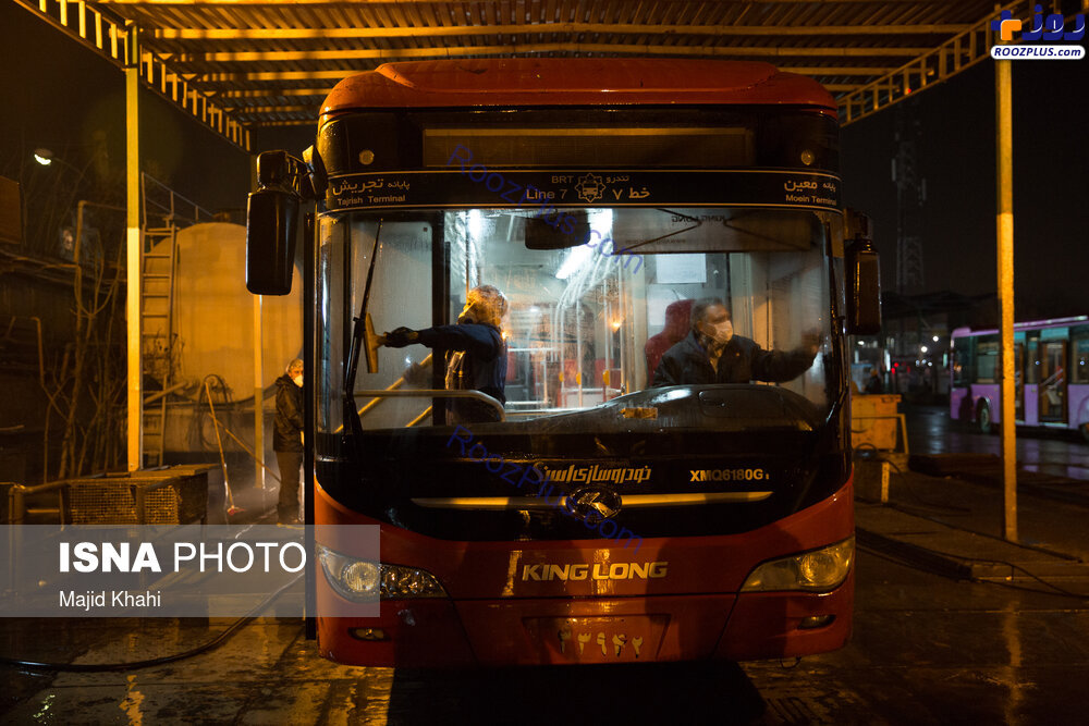 عکس/ضدعفونی کردن اتوبوس‌های تهران برای پیشگیری از کرونا