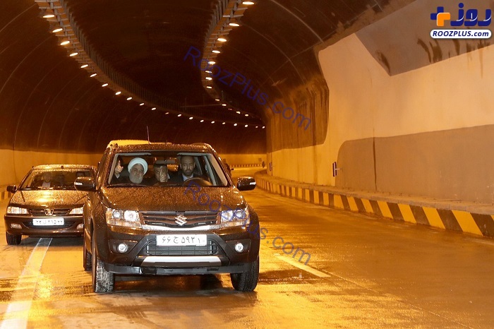 خودروی روحانی هنگام بازدید از آزادراه تهران - شمال +عکس