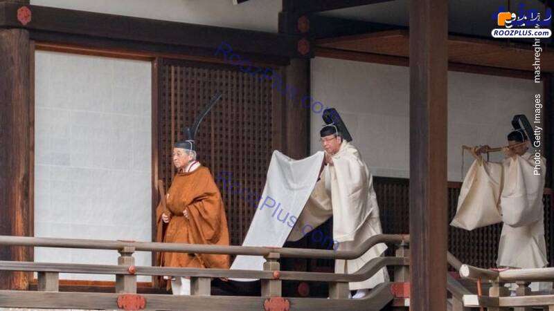 امپراتور ژاپن رسما کناره‌گیری کرد +عکس