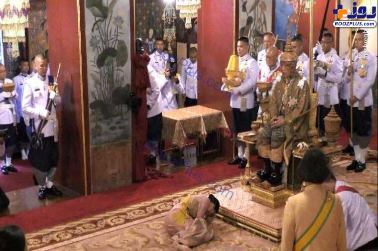 عکس/حرکت عجیب همسر پادشاه تایلند در مراسم تاج گذاری!