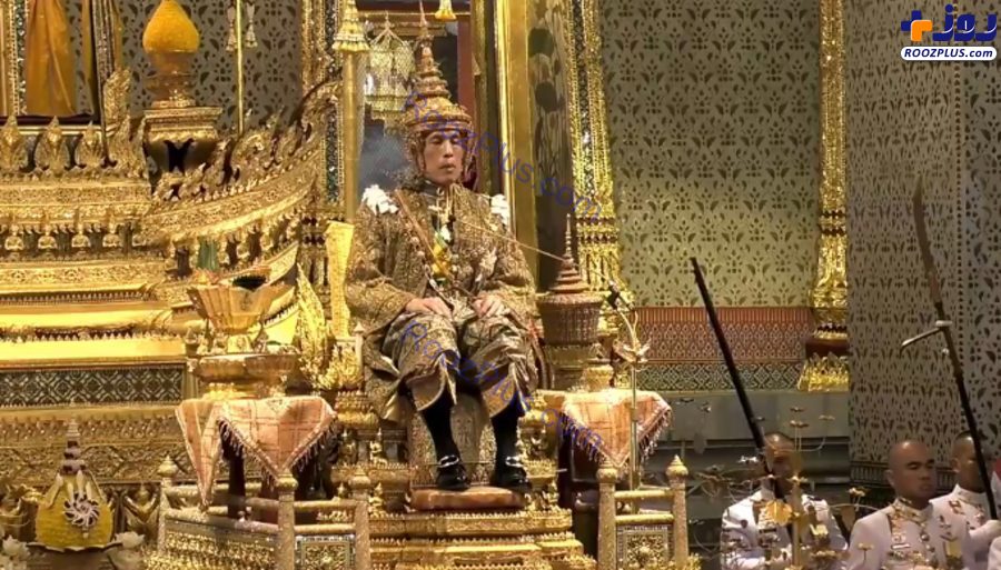 تاج ۷ کیلویی روی سر پادشاه تایلند! +عکس