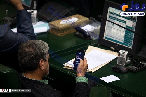 گوشی های هوشمند حواس پرت کن در مجلس +عکس