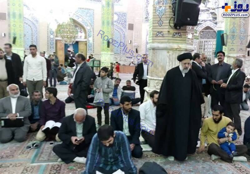 نماز خواندن رئیسی در مسجد جمکران +عکس
