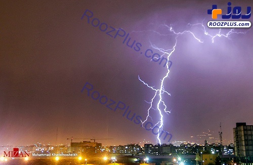 شبی روشن و بارانی در تهران +عکس