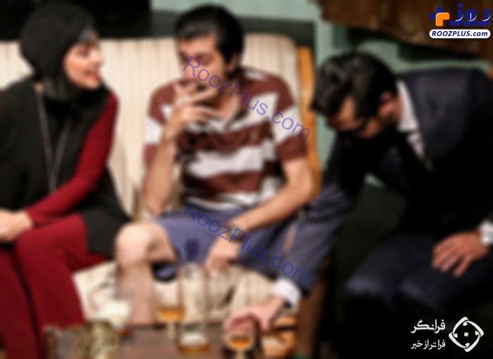 سرو مشروبات الکلی با شلوارک روی صحنه تئاتر +تصاویر