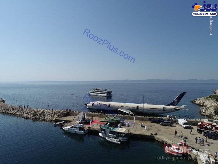 عکس/غرق کردن هواپیمای مسافربری در ترکیه