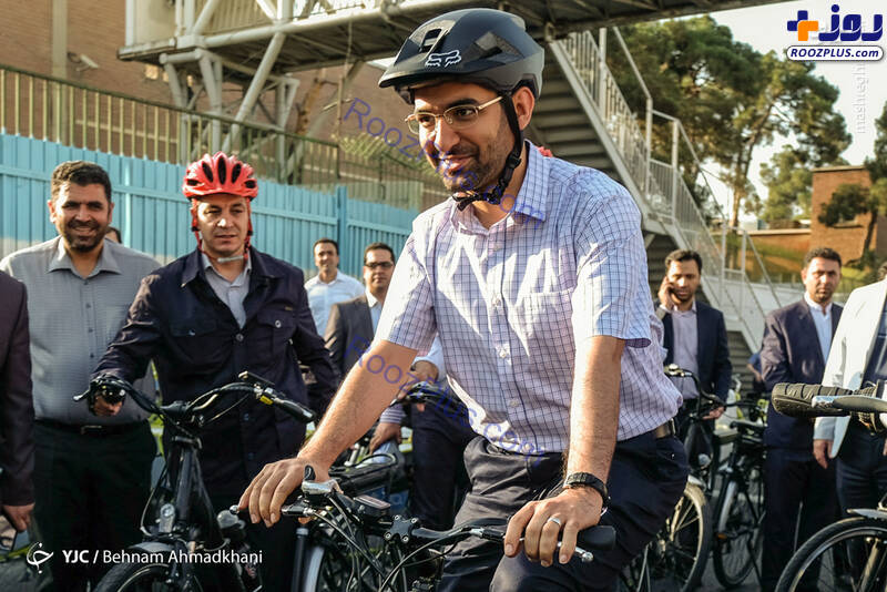 عکس/ دوچرخه‌سواری حناچی و آذری جهرمی در پارک لاله