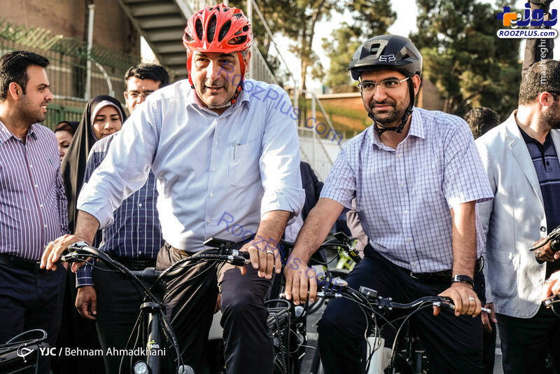 عکس/ دوچرخه‌سواری حناچی و آذری جهرمی در پارک لاله