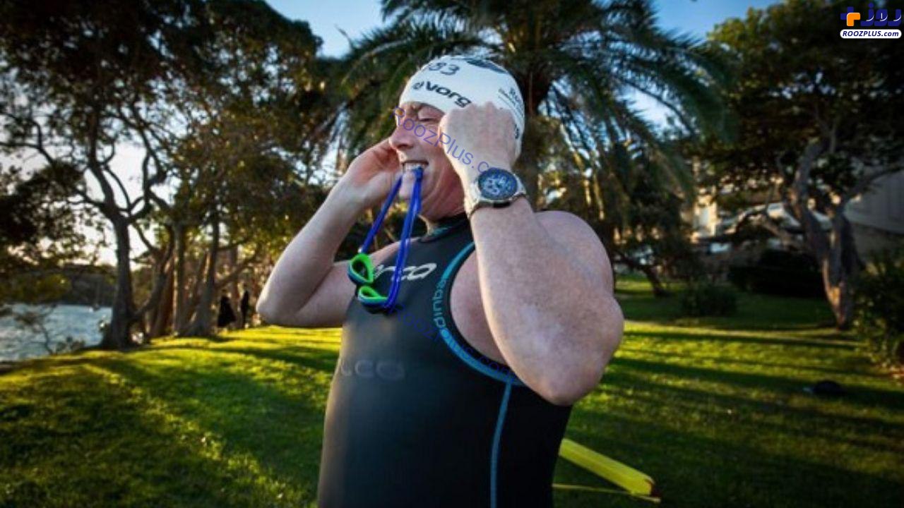 سر کار رفتن مرد استرالیایی با شنا! + عکس