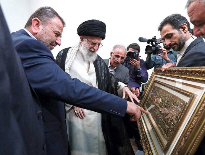 هدیه حماس به رهبر انقلاب چه بود؟ + تصاویر