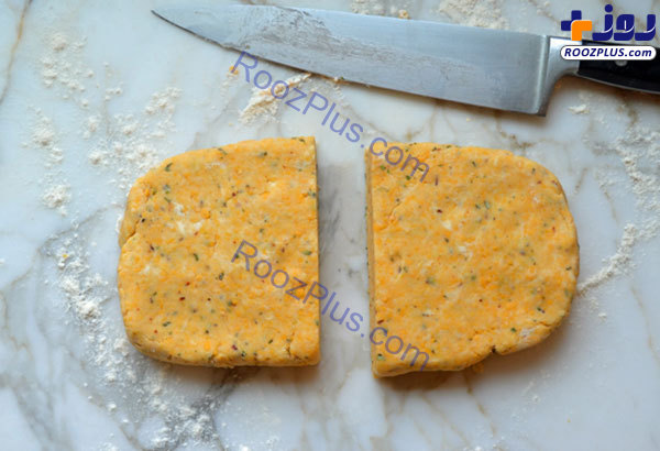 دستور تهیه کرانچی پنیری با پنیر چدار و سبزیجات معطر