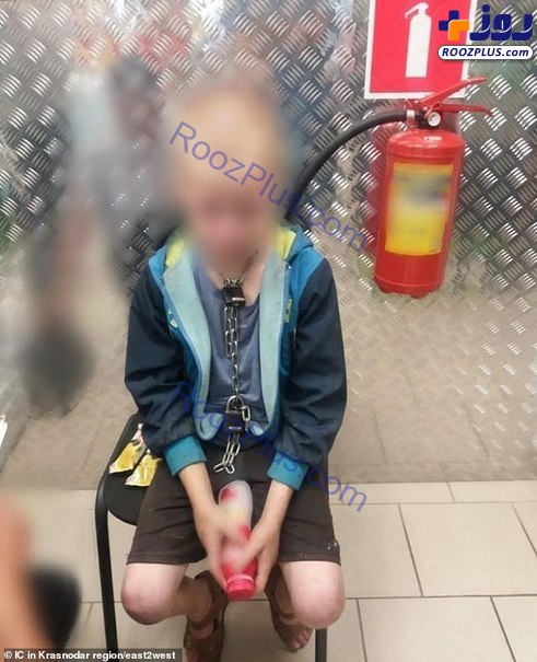 پدر سنگدل پسر ۱۰ ساله اش را به زنجیر کشید! +تصاویر
