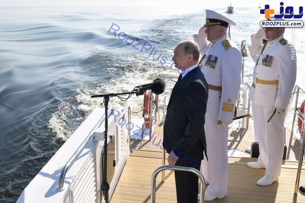 سخنرانی پوتین روی دریا +عکس