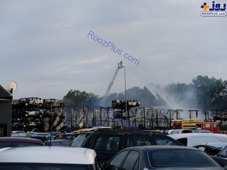 آتش سوزی مهیب ۵۰۰ خودرو در فرانسه +تصاویر