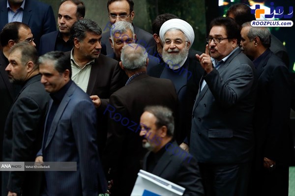 عکس/ خوش و بش روحانی با نمایندگان مجلس