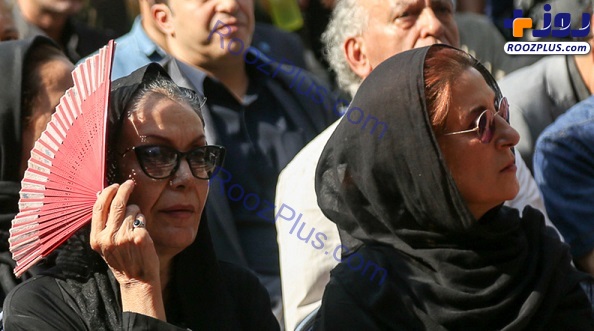 حال همسر داریوش اسدزاده در مراسم تشییع +عکس
