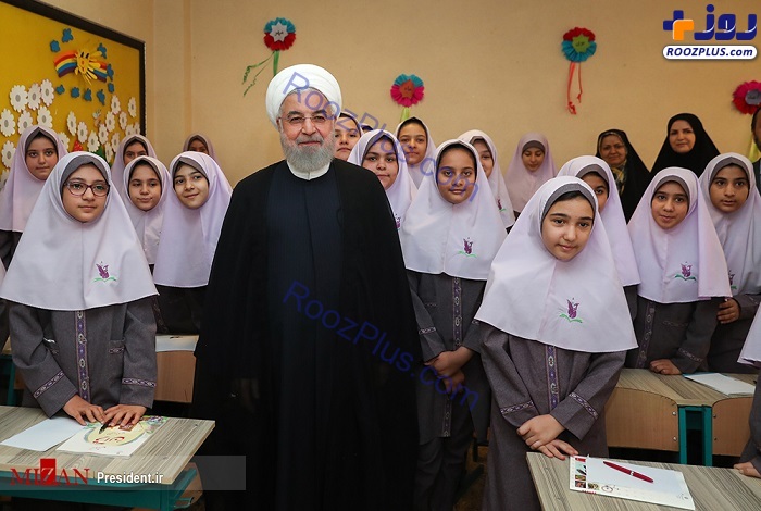 عکس/روحانی اول مهر در کلاس درس