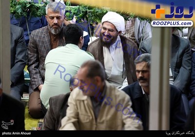 خوش و بش امام جمعه موقت تهران در صفوف مردمی نماز جمعه +عکس