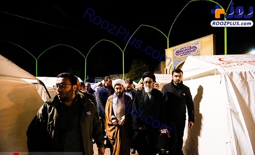 حضور شبانه امام جمعه تبریز در روستای زلزله زده ورنکش/تصاویر