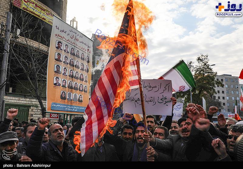 به آتش کشیدن پرچم آمریکا در اردبیل +عکس