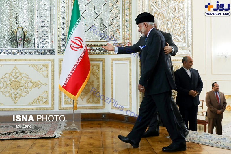 عکس/ خوش و بش ظریف و وزیر خارجه عمان