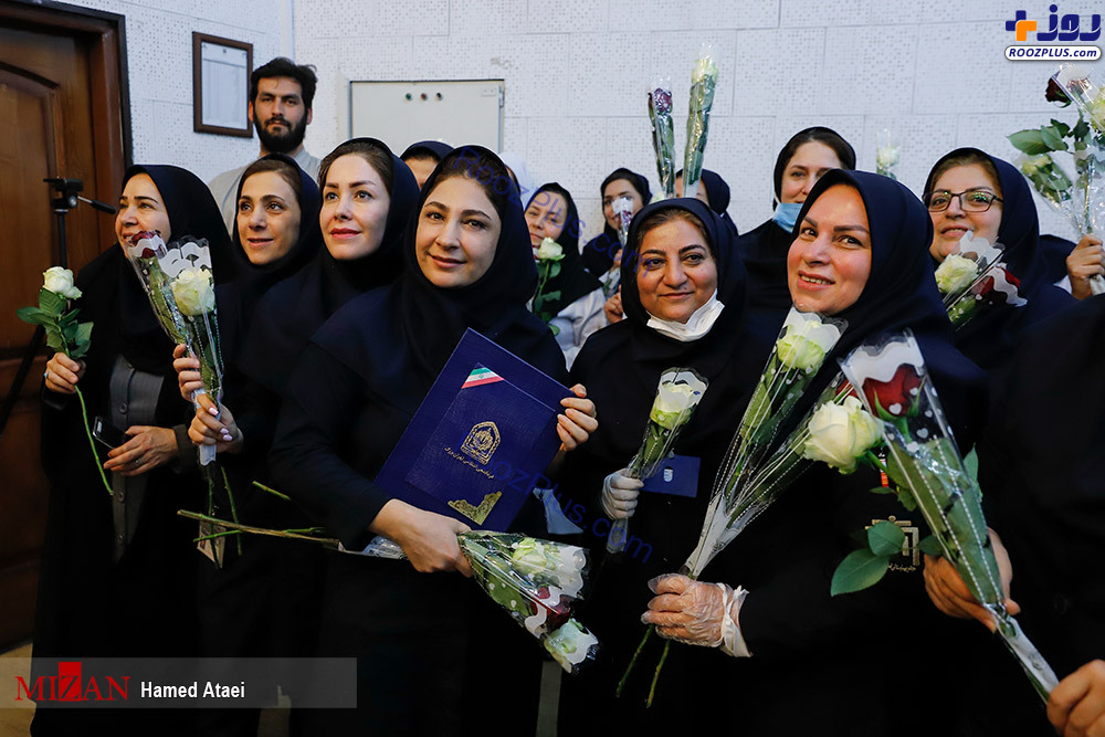 عکس/تجلیل رئیس پلیس تهران از کادر درمانی بیمارستان امام خمینی (ره)