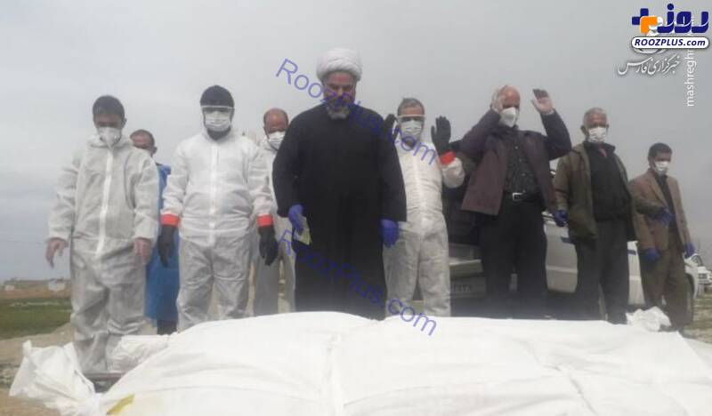 جهاد روحانیون در دفن بیماران کرونایی +عکس