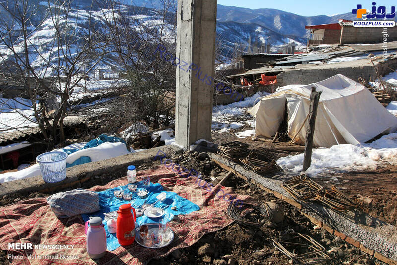 چادر نشینی زلزله زدگان رامیان در برف زمستان+عکس