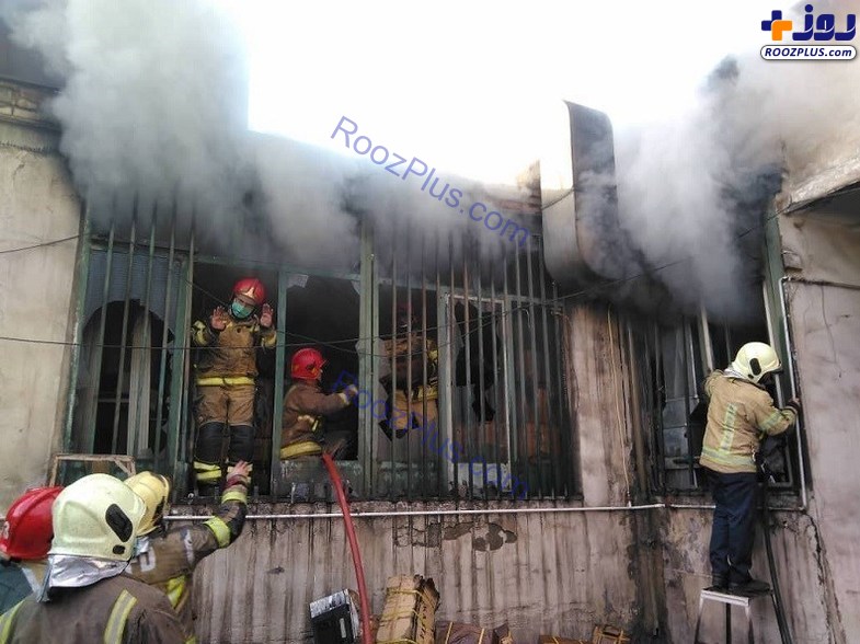 آتش‌سوزی گسترده در یک گاراژ در میدان رازی +تصاویر