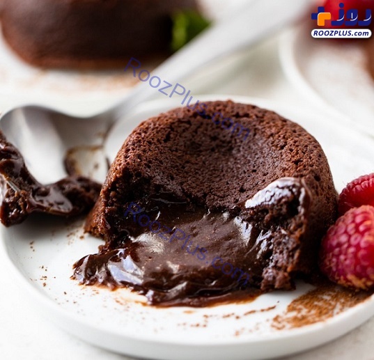 طرز تهیه چاکلت لاوا کیک یا لاوا کیک شکلاتی در فر و بدون فر