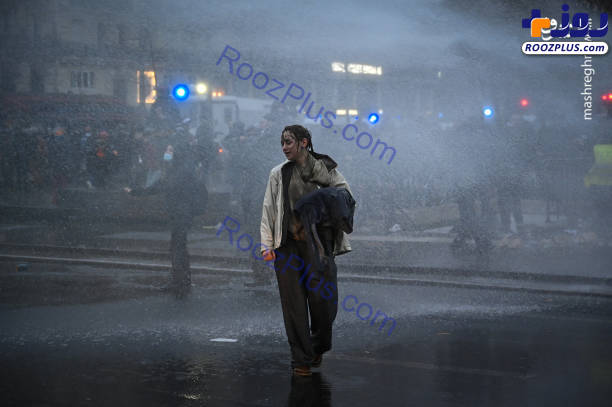 یورش پلیس به تظاهرات‌کنندگان در پاریس/عکس