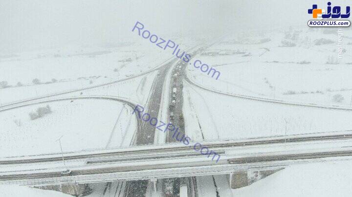 ترافیک چند کیلومتری بر اثر بارش برف+عکس