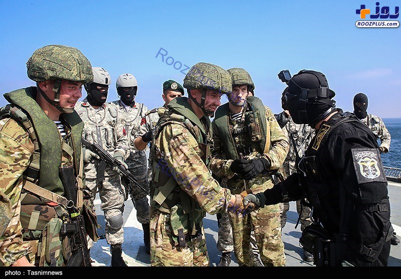 عکس/خوش و بش نیروهای نظامی ایران و روسیه در رزمایش