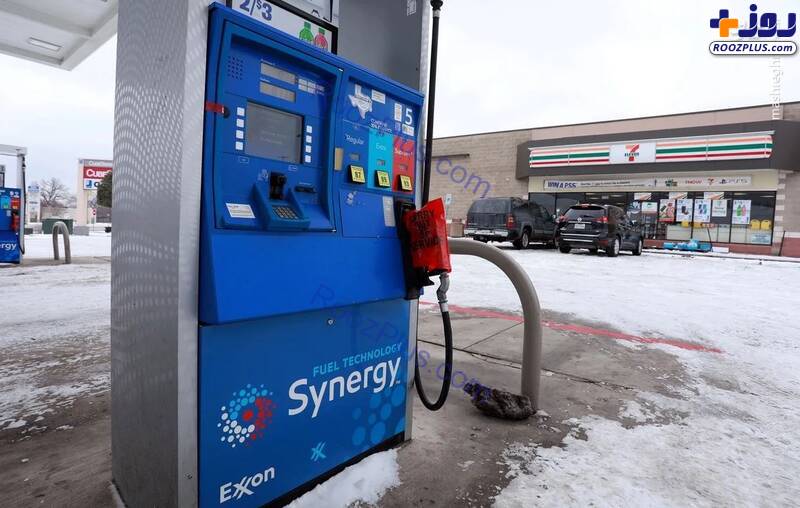 تعطیلی پمپ بنزین‌ها به علت یخبندان+عکس