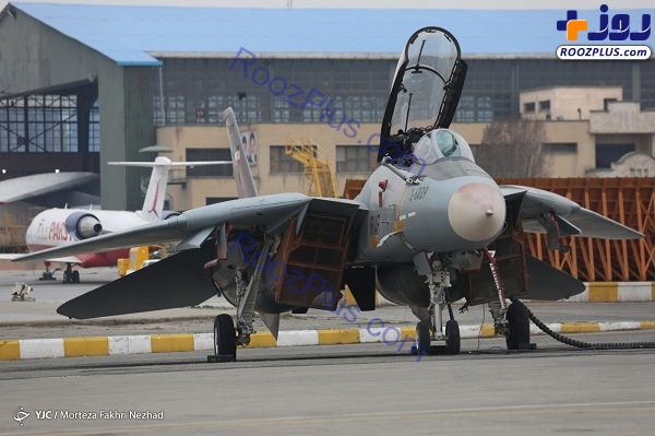 عکس/ مراسم تحویل انواع هواپیما و بالگردهای بازآمد شده به نیروهای مسلح