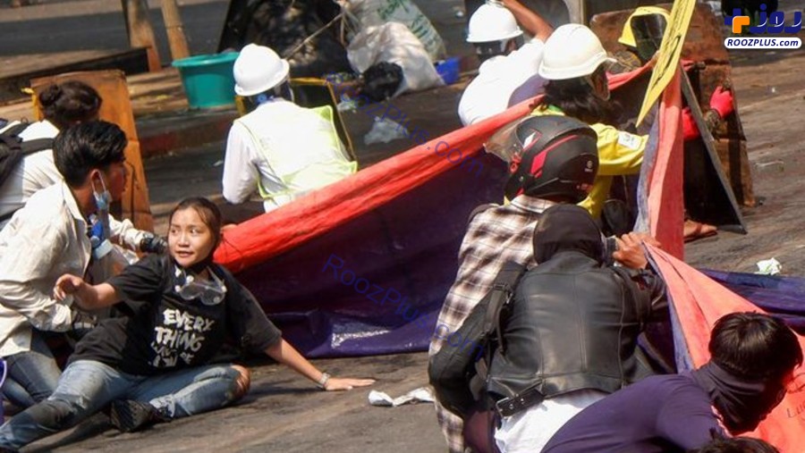 دختری که به نماد اعتراضات مردم میانمار تبدیل شد! +عکس