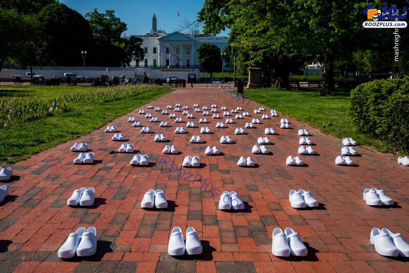 عکس/کفش های پرستاران مقابل کاخ سفید