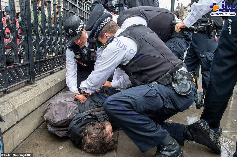 وحشیگری پلیس اسب‌سوار لندن +عکس