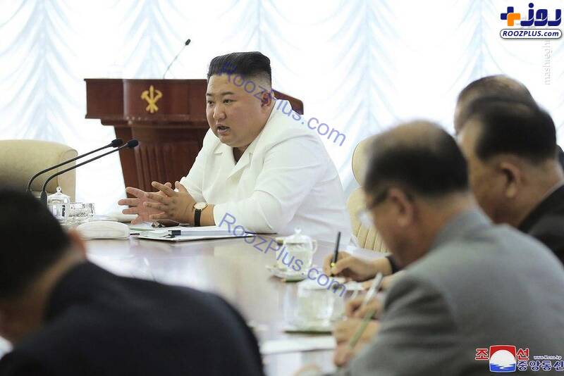 رهبر کره شمالی در در جلسه دفتر سیاسی حزب/عکس