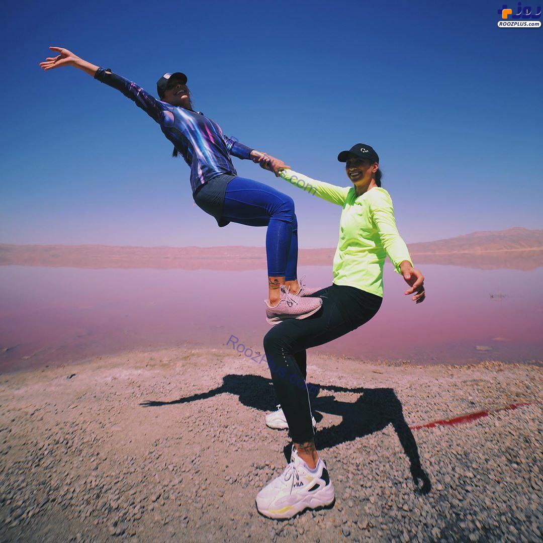 عکسی جالب از تمرین و آمادگی جسمانی دو خانم ورزشکار