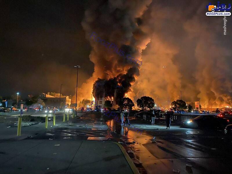 آتش زدن شهر توسط معترضان+عکس