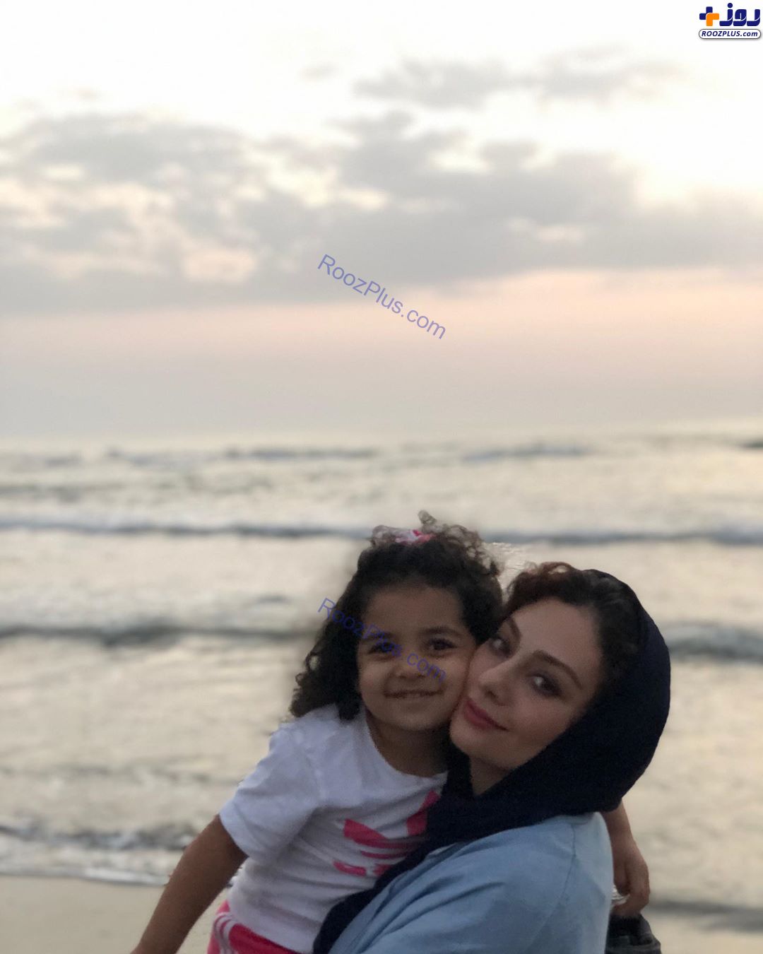 یکتا ناصر و دخترش لب دریا +عکس