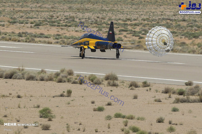 تحویل دهی ۳ فروند جت جنگنده کوثر به نیروی هوایی ارتش + تصاویر