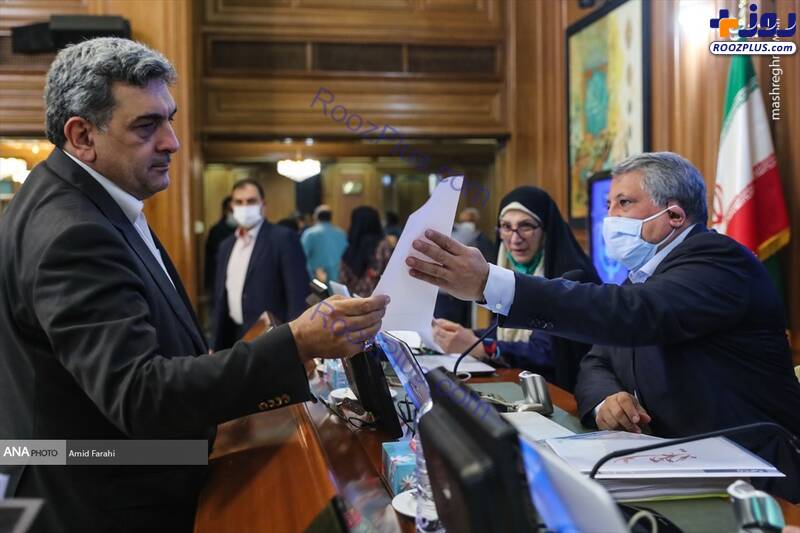 شهردار تهران در جلسه شورای شهر/عکس