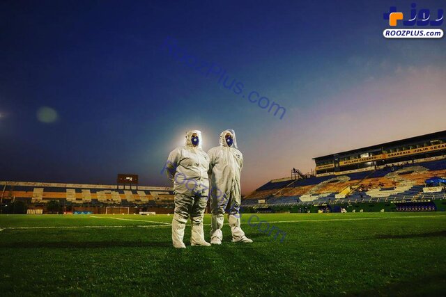 فضانوردان در زمین فوتبال ! +عکس