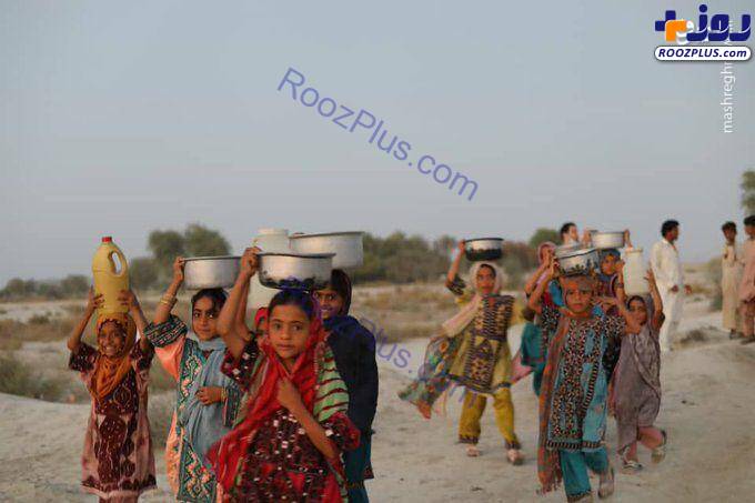 آب آشامیدنی مردم سیستان و بلوچستان در دستان نماینده مجلس +عکس