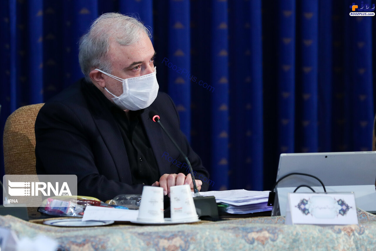 وزیر بهداشت با دو ماسک در جلسات امروز دولت +عکس