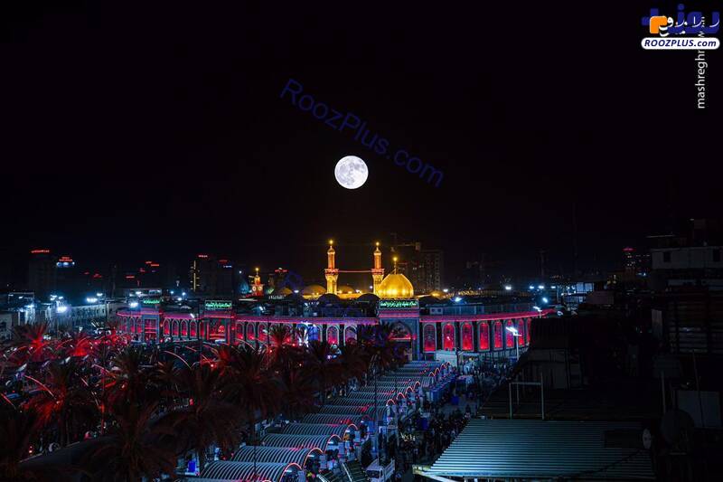 نمای بسیار زیبای ماه در کنار گنبد حرم مطهر حضرت اباالفضل/عکس