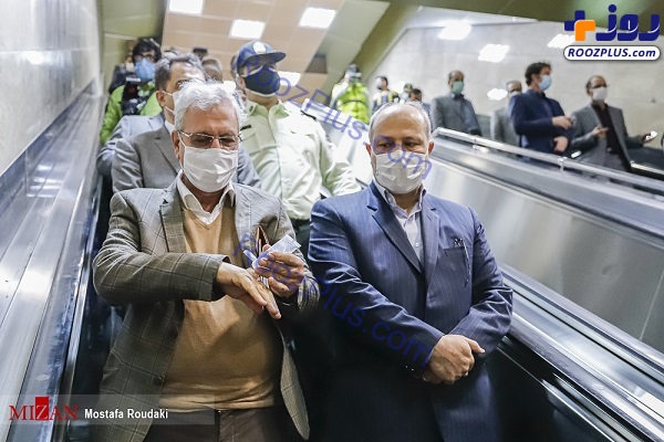 حرکت نمادین علی ربیعی در شلوغی متروی تهران +عکس